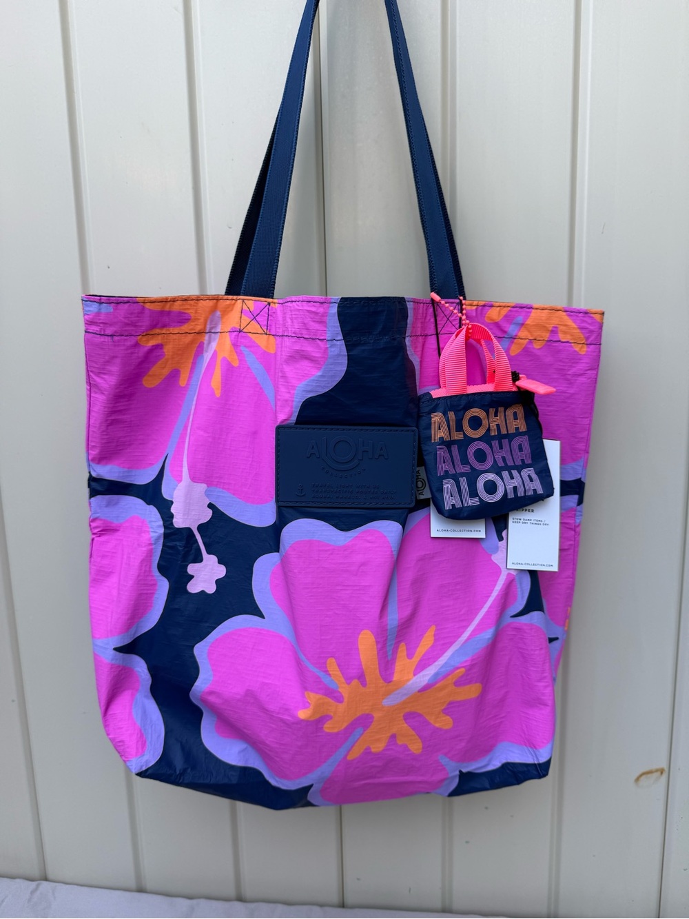 NWT MAUI EXCLUSIVE Aloha Collection Reversible Tote Bundle DISCONTINUED 3-Piece - Picture 8 of 8